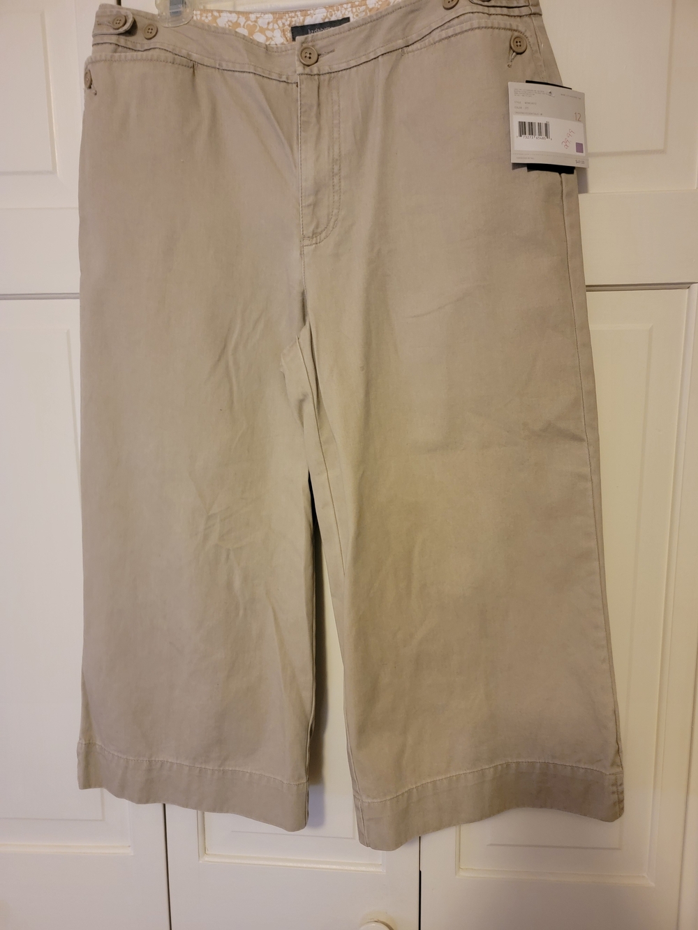 Liz Claiborne Light Khaki Wide-Leg Capris Size 12 NWT
